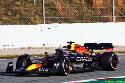 Льюис Хэмилтон - Максим Ферстаппен - Гэри Андерсон - В Red Bull показали радикальную конструкцию RB18 - f1news.ru