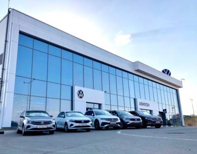 Volkswagen приостановил отгрузки автомобилей российским дилерам - autostat.ru - Россия - Нижний Новгород