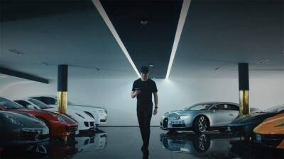 Криштиану Роналду - Энди Уоллес - Bugatti показала мультимиллионный гараж Криштиану Роналду на видео - auto.24tv.ua - Мадрид