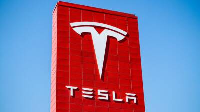 У более 800 тысяч электрокаров Tesla обнаружили проблему с ремнем безопасности - motor.ru - Сша
