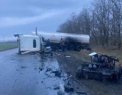 На Дону столкнулись два грузовика, есть пострадавшие - dontr.ru - Ростовская обл.
