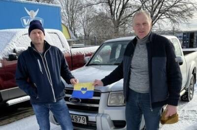 Жителі Латвії передали українським військовим десятки автівок - news.infocar.ua