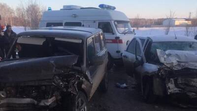 Под Оренбургом смертельное ДТП — водитель погиб, четверо пострадало - usedcars.ru - Оренбург - Оренбургская обл.