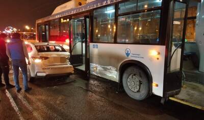 Автобус с 20 пассажирами попал в ДТП в центре Уфы - mkset.ru - Уфа