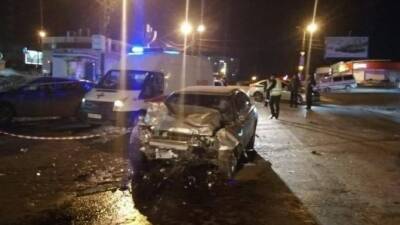В смертельном ДТП в Хабаровске столкнулись две иномарки — трое мужчин в одной и три женщины в другой - usedcars.ru - Хабаровск - Хабаровский край