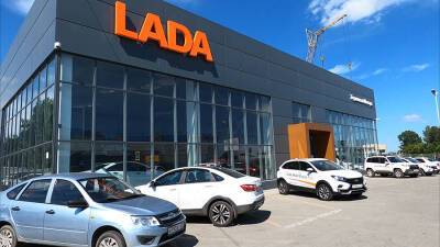 Импортозамещение пробуксовывает — АвтоВАЗ останавливает прием заявок на автомобили Lada - autocentre.ua - Украина - Англия - Сша - Россия - Евросоюз - Тольятти - Ижевск