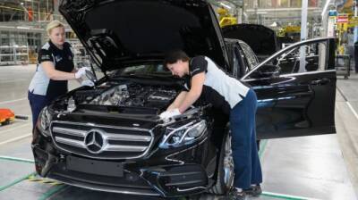 Mercedes-Benz приостановит поставки и производство автомобилей в России - autostat.ru - Россия - Mercedes-Benz