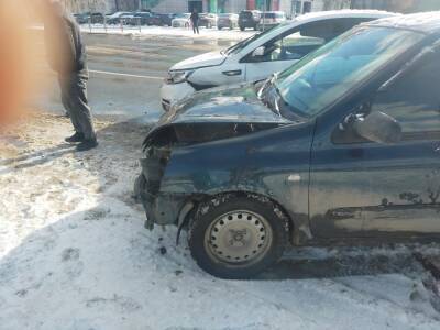 Renault Clio - Пассажир легковушки пострадал в ДТП у вокзала в Твери - afanasy.biz - Тверь - Тверская обл.