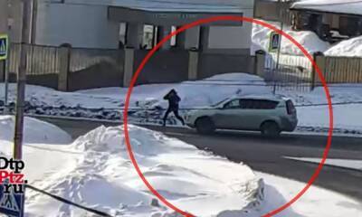 Автомобиль сбил человека на пешеходном переходе в Петрозаводске - gubdaily.ru - республика Карелия - Петрозаводск