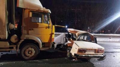 В Челябинске в ДТП с грузовиком погиб 18-летний водитель - usedcars.ru - Челябинск