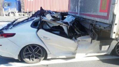 Машина в двумя детьми врезалась в грузовик в Чувашии - usedcars.ru - республика Чувашия