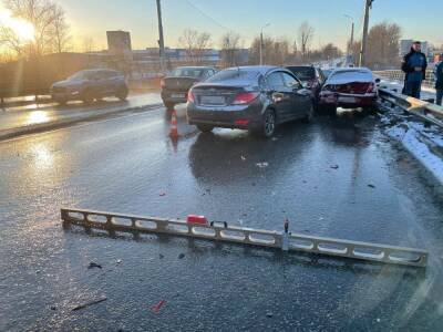 В аварии с четырьмя машинами в Твери пострадал один из водителей - afanasy.biz - Тверь - район Московский, Тверь