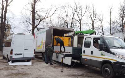 Iveco Daily - Автомобили с кранами-манипуляторами помогли медикам оперативно доставить ценный груз по областям - autocentre.ua - Киев - Украина