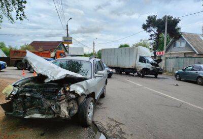 Две женщины пострадали в ДТП с легковушкой и фургоном в Твери - afanasy.biz - Тверь - Тверская обл.