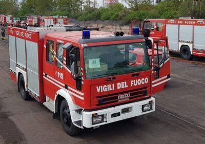 Из Италии в Украину едут 45 пожарных автомобилейх - autocentre.ua - Украина - Италия - Словакия - Голландия