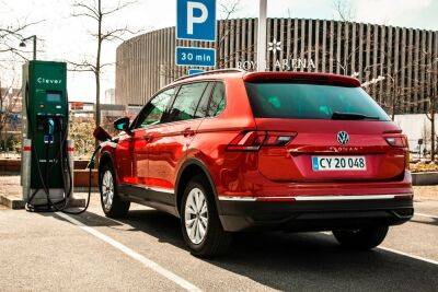 Volkswagen Tiguan - Volkswagen Tiguan готовится к смене поколений и переходу на электротягу - kolesa.ru - Россия
