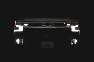 Chevrolet Silverado - Chevrolet готовит экстремальный Silverado ZR2 Bison: пикап показался в видеотизере - kolesa.ru - Сша - state Colorado