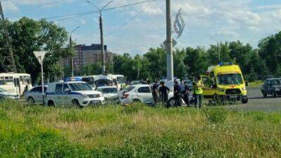В Оренбурге иномарка, уходя от погони, врезалась в столб - usedcars.ru - Оренбург
