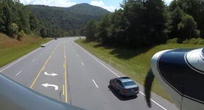 Самолет совершил экстренную посадку на извилистое шоссе с оживленным движением (видео) - autonews.autoua.net - Сша - штат Северная Каролина