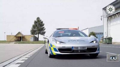 Конфискованный Ferrari 458 Italia превратился в полицейский автомобиль - autonews.autoua.net - Сша - Чехия