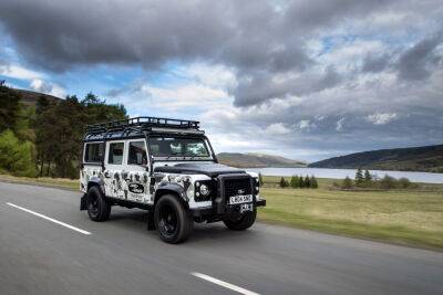 Классический Land Rover Defender обзавелся спецверсией с V8 на борту (фото) - autocentre.ua