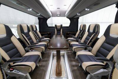 Испанская компания Irizar изготовила специальный автобус для чиновников Кувейта - autocentre.ua - Испания - Швеция - Кувейт - Дания
