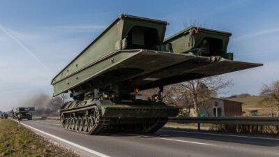 Германия готовит к отправке в Украину танки-мостоукладчики Biber - autocentre.ua - Украина - Канада - Германия - Италия - Австралия - Голландия