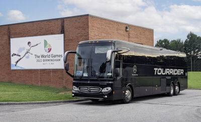 На Всемирных играх 2022 спортсменов возили на роскошном автобусе Mercedes-Benz Tourrider - autocentre.ua - Канада - Сша - штат Алабама