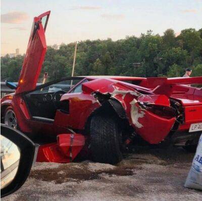 Разбитая мечта: культовый суперкар Lamborghini побывал в аварии (фото) - autocentre.ua - Норвегия