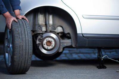 «Росгосстрах»: чаще всего этим летом автовладельцы обращались за помощью для замены колеса - afanasy.biz
