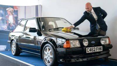 принцесса Диана - Ford Escort - Ford Escort RS Turbo продали на аукционе за 850 тысяч долларов - autocentre.ua - Англия