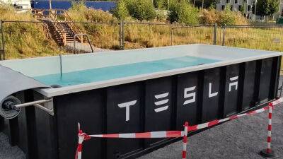 Tesla установила бассейн рядом со станцией Supercharger, чтобы пользователь мог охладиться, пока машина заряжается - autonews.autoua.net - Германия