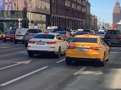 Сергей Целиков - Российские таксопарки могут столкнуться с нехваткой автомобилей - autostat.ru - Китай - Россия