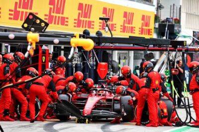 Шарль Леклер - Максим Ферстаппен - Позиция руководства Ferrari вызывает вопросы - f1news.ru - Австрия - Венгрия