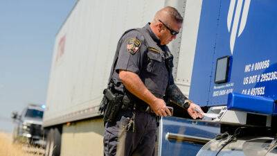Компания Embark придумала, как грузовик без водителя остановится и предъявит документы полицейскому (видео) - autonews.autoua.net - штат Техас