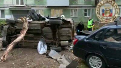 В Перми иномарка врезалась в дерево – погибли двое - usedcars.ru - Пермь