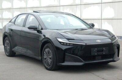 Toyota показала «зелений» аналог Camry - news.infocar.ua