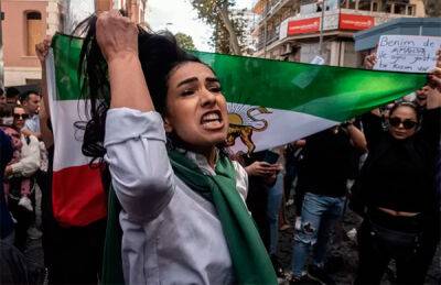 «Хіджаб, що палає». Чому в Ірані почалися протести і чим вони завершаться - bin.ua - Украина - Іран