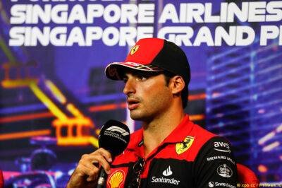 Карлос Сайнс - Карлос Сайнс рассчитывает опередить Red Bull в Сингапуре - f1news.ru - Сингапур - Республика Сингапур