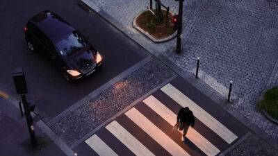 IIHS: автомобили все еще плохо «видят» пешеходов в темноте - autocentre.ua - Сша