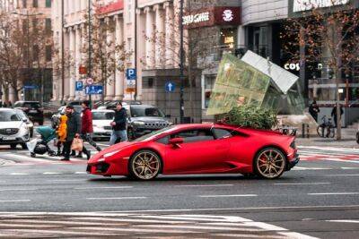 Украинец на Lamborghini устроил в Польше рождественский флешмоб - autocentre.ua - Лондон - Одесса - Польша