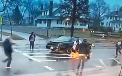 Женщина-полицейский спасла школьницу на пешеходном переходе (видео) - zr.ru - штат Мэриленд