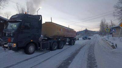В Бодайбо грузовик насмерть сбил 9-летнего ребенка на пешеходном переходе - usedcars.ru - Иркутская обл.