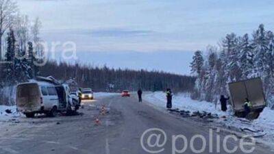 На трассе в Югре в ДТП погибли 3 человека, 1 пострадал - usedcars.ru - Россия - округ Югра