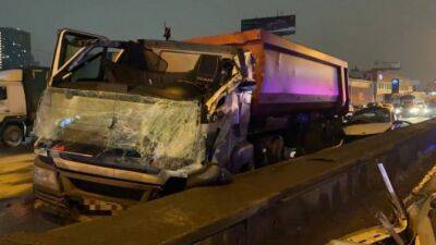 В массовом ДТП на МКАД погиб водитель грузовика - usedcars.ru - Москва