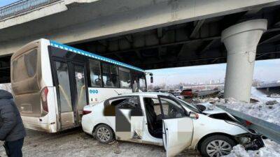 Две легковушки и пассажирский автобус столкнулись в Уфе, один человек пострадал - usedcars.ru - республика Башкирия - Уфа - Оренбург