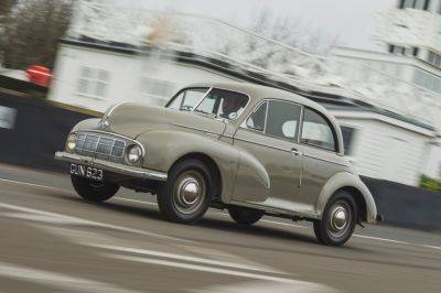 Алек Иссигонис - Самый дешевый британский автомобиль отметил юбилей - autocentre.ua - Англия