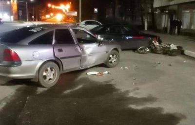 В Торжке в ДТП с тремя авто пострадал подросток-мотоциклист - afanasy.biz - Тверская обл.