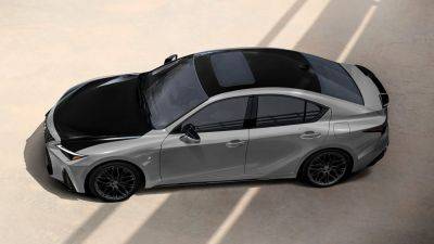 Lexus снова обновил седан IS и добавил ему «черную» версию - avtovzglyad.ru
