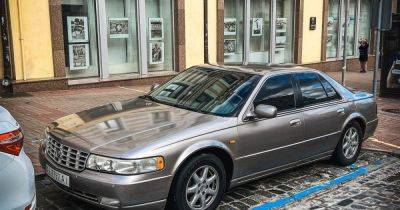 Гость из 90-х: в Украине заметили редкий заряженный седан Cadillac (фото) - focus.ua - Киев - Украина - Cadillac